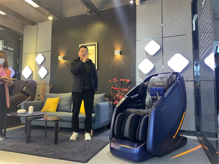 leyu.樂(lè)魚體育集團(tuán)旗下品牌—銳珀?duì)柵e行新款4D穴感總裁按摩椅S500內(nèi)訓(xùn)會(huì)